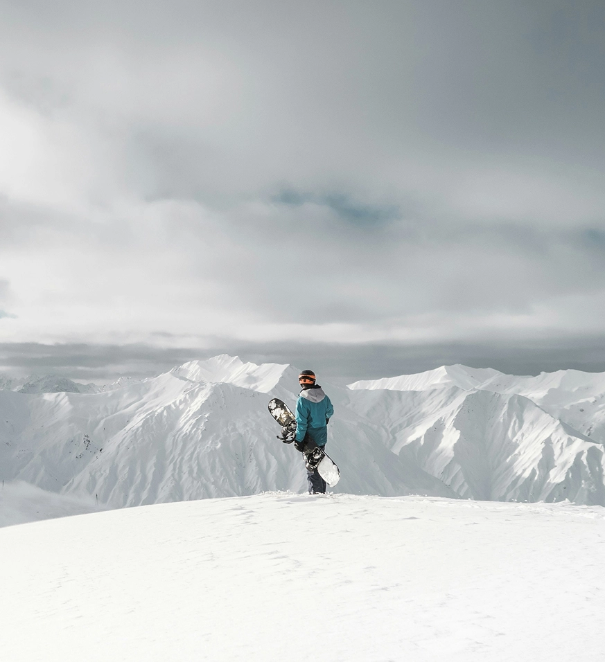 Snowboarder sur le domaine des Menuires