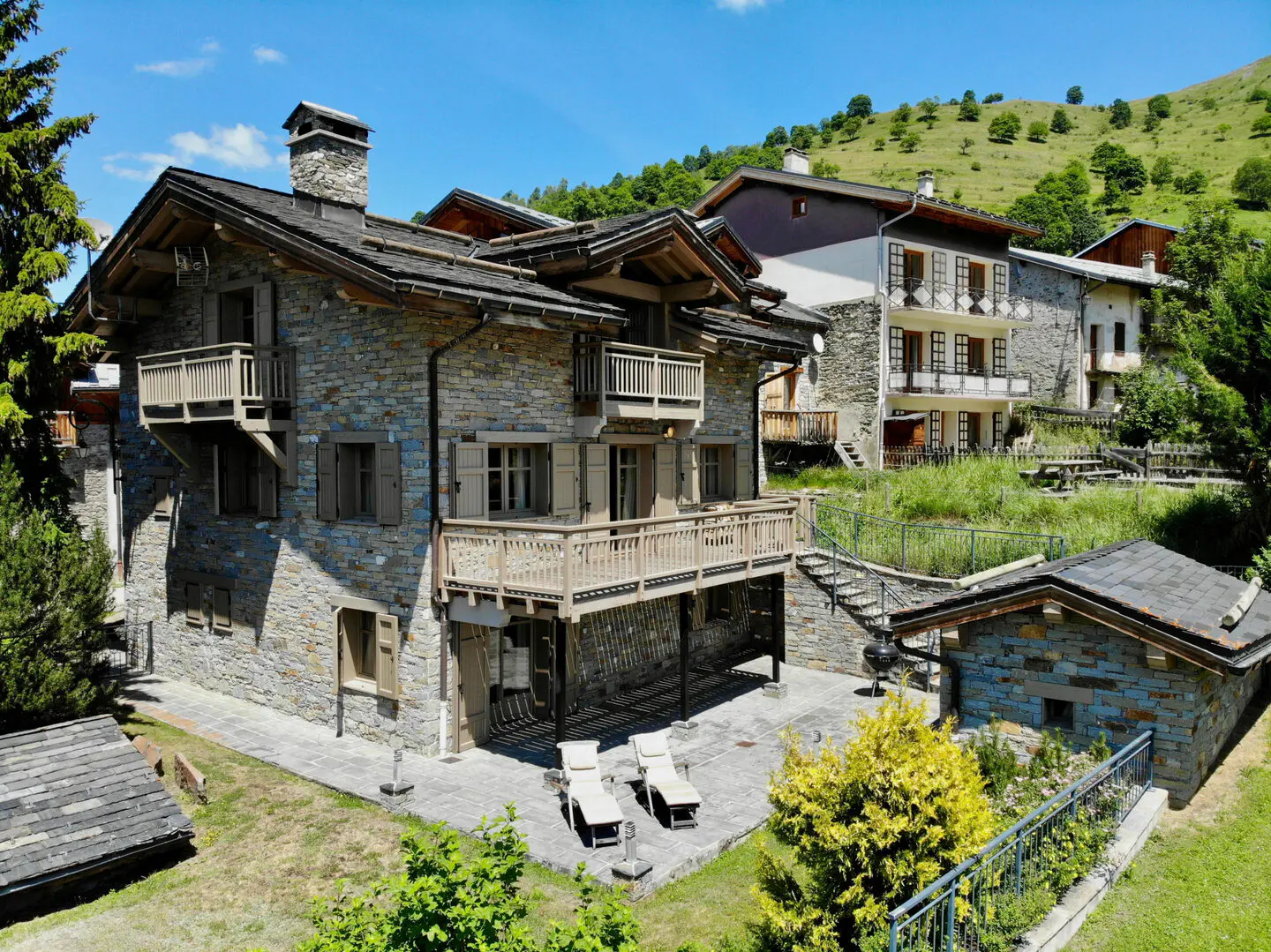 Maison 6 pièces 315 m² · à Les Belleville · 315 m² · 2 950 000 €